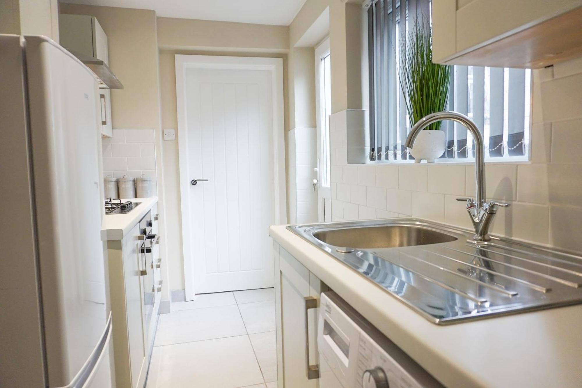 2 Bedroom House 10 Mins To City Centre & Albert Dock Liverpool Exterior foto